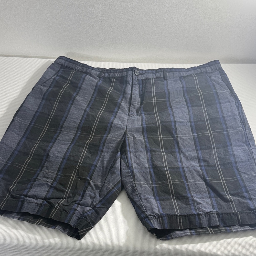 Calvin Klein Men's Plaid Shorts - Black and Blue